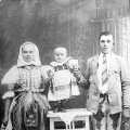 1934 rodinna fotografia z rovneho